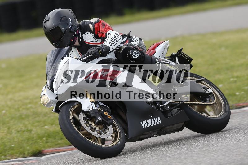 Archiv-2025/09 22.04.2025 Cornu Master School ADR/rot-rouge/4